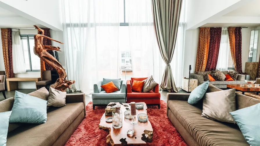 25 Incredible Safari Wallpaper Designs for a Wild Home Upgrade