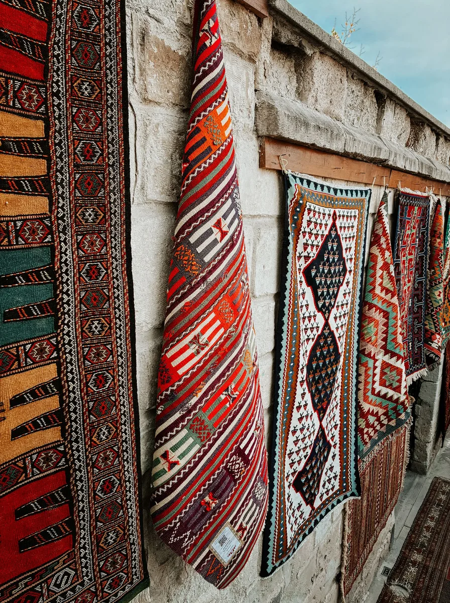 Open shelving abundantly, boho wall idea