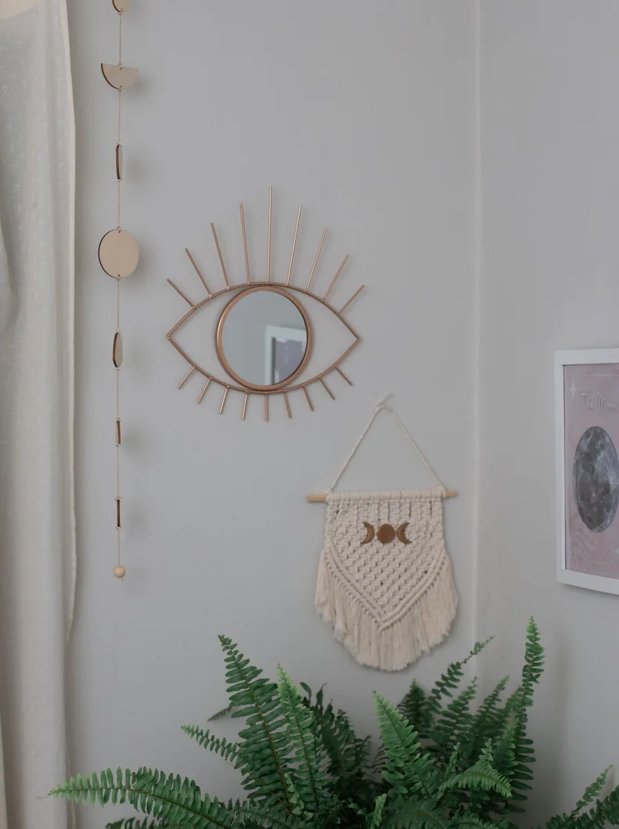 Oversized macram piece, boho wall idea