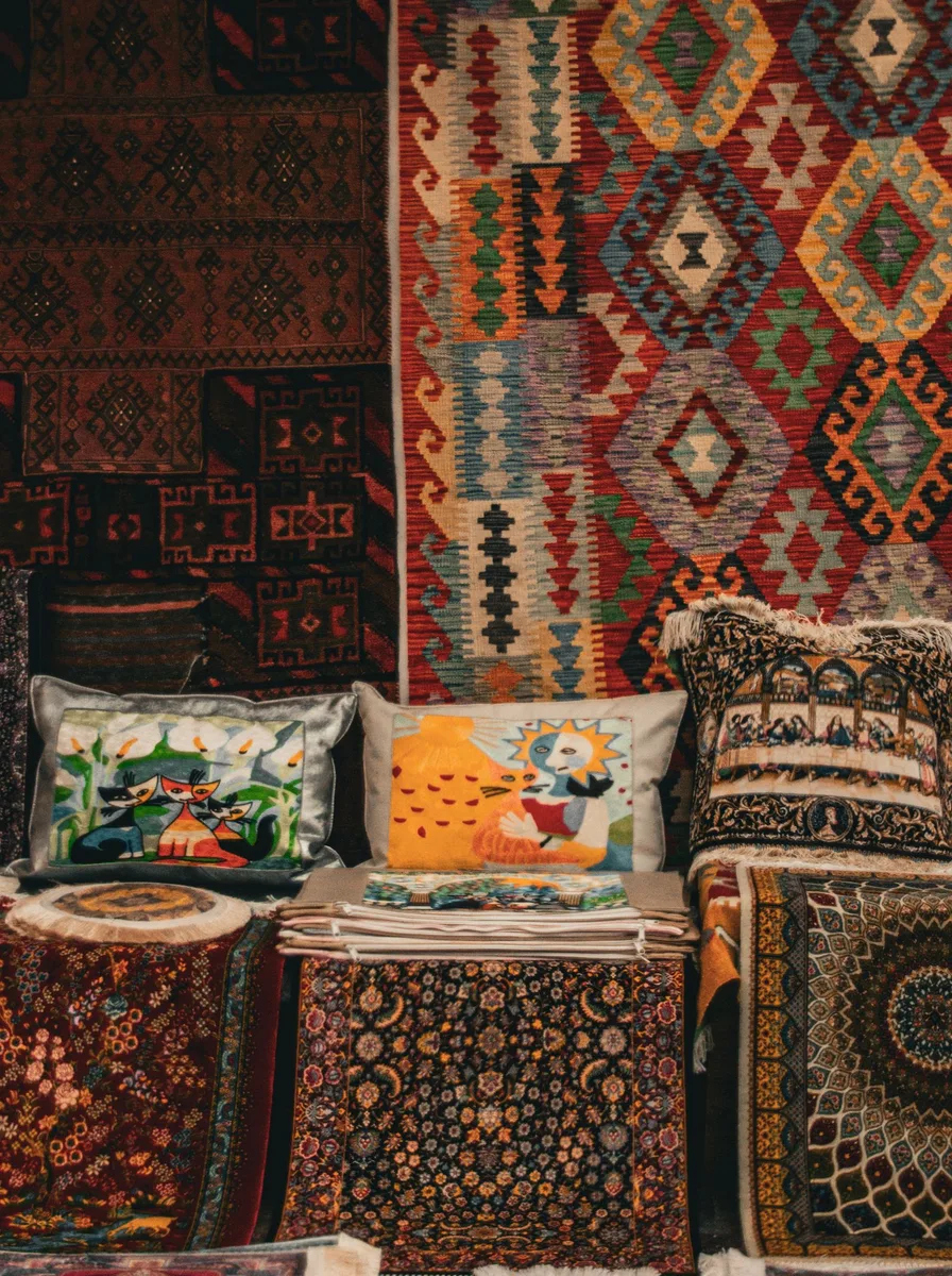Sheer curtains, boho wall idea