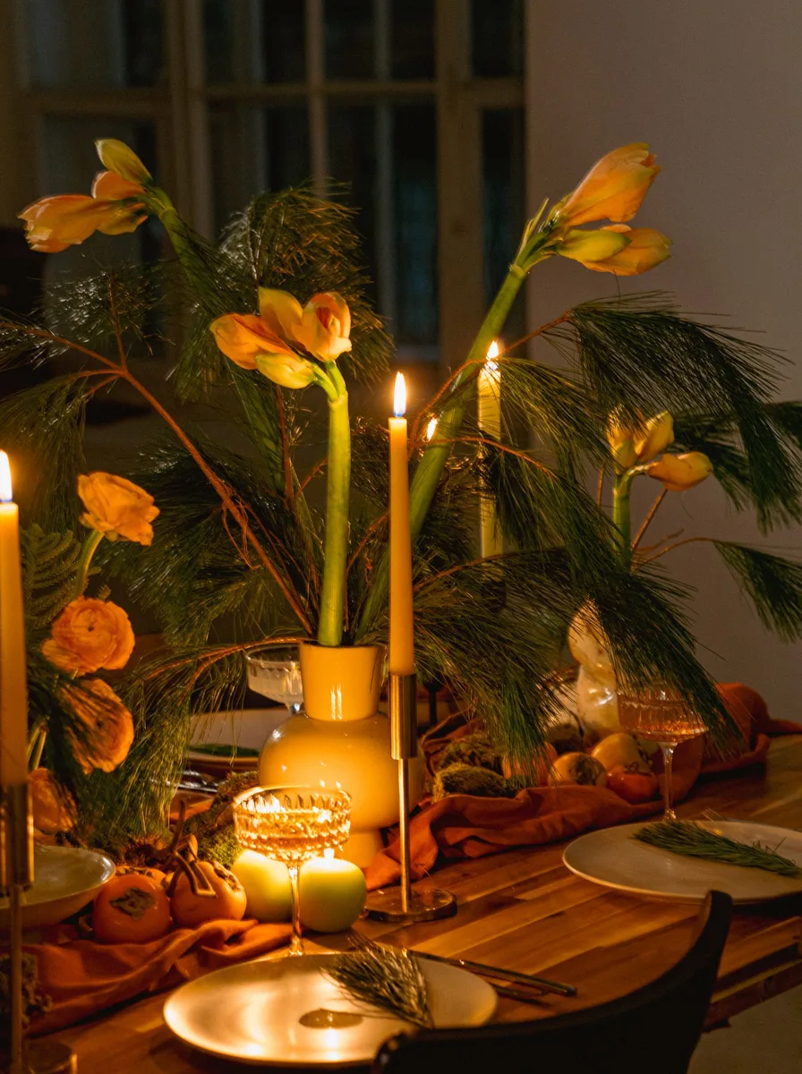 Candle holder centerpiece formula with tray and three heights