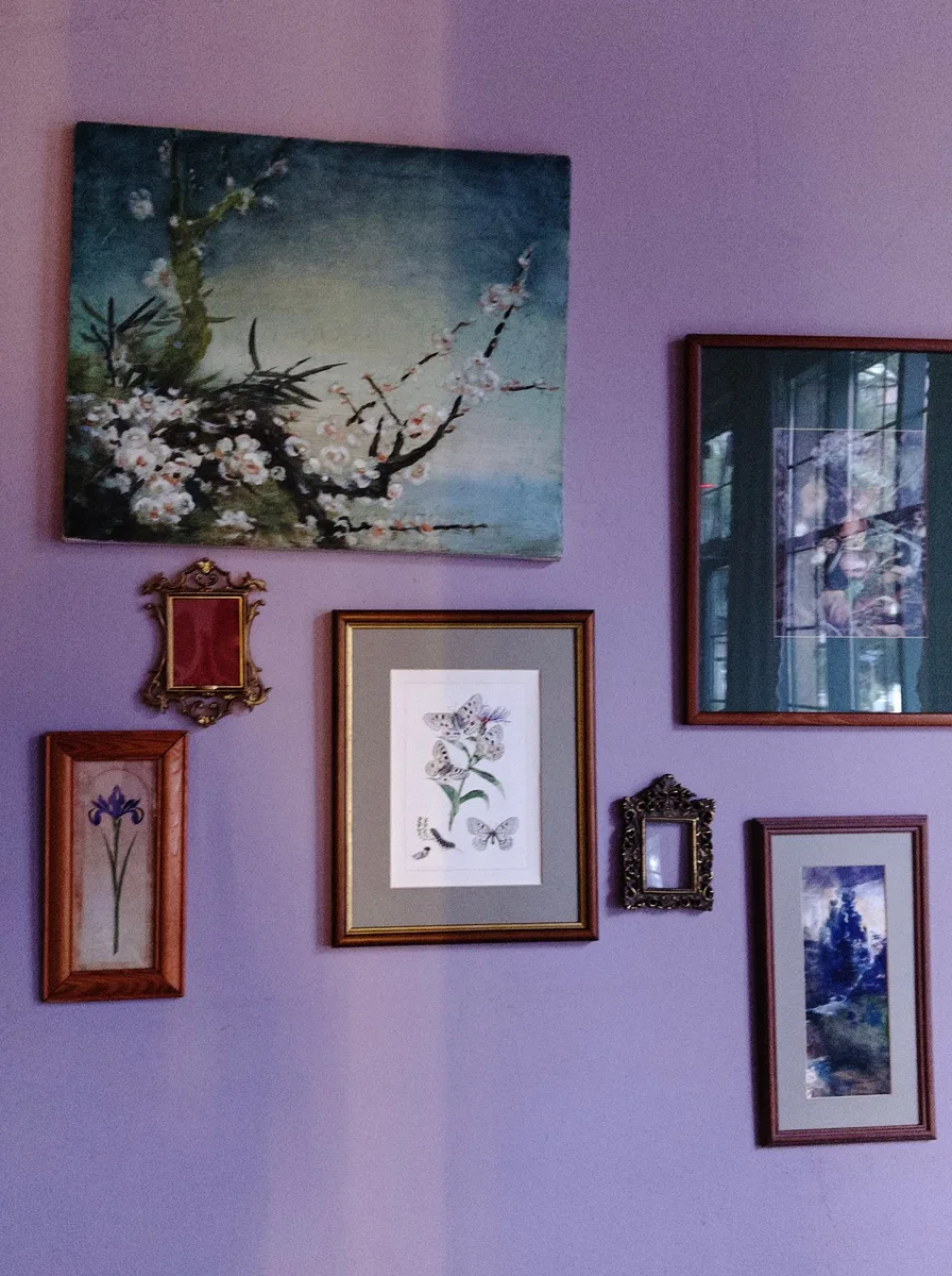 Art with personal photos, gallery wall idea