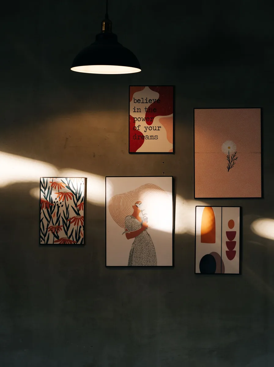 Staircase gallery, gallery wall idea