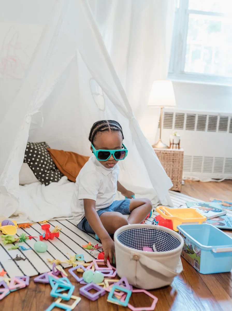 Smart lighting in modern kids bedroom