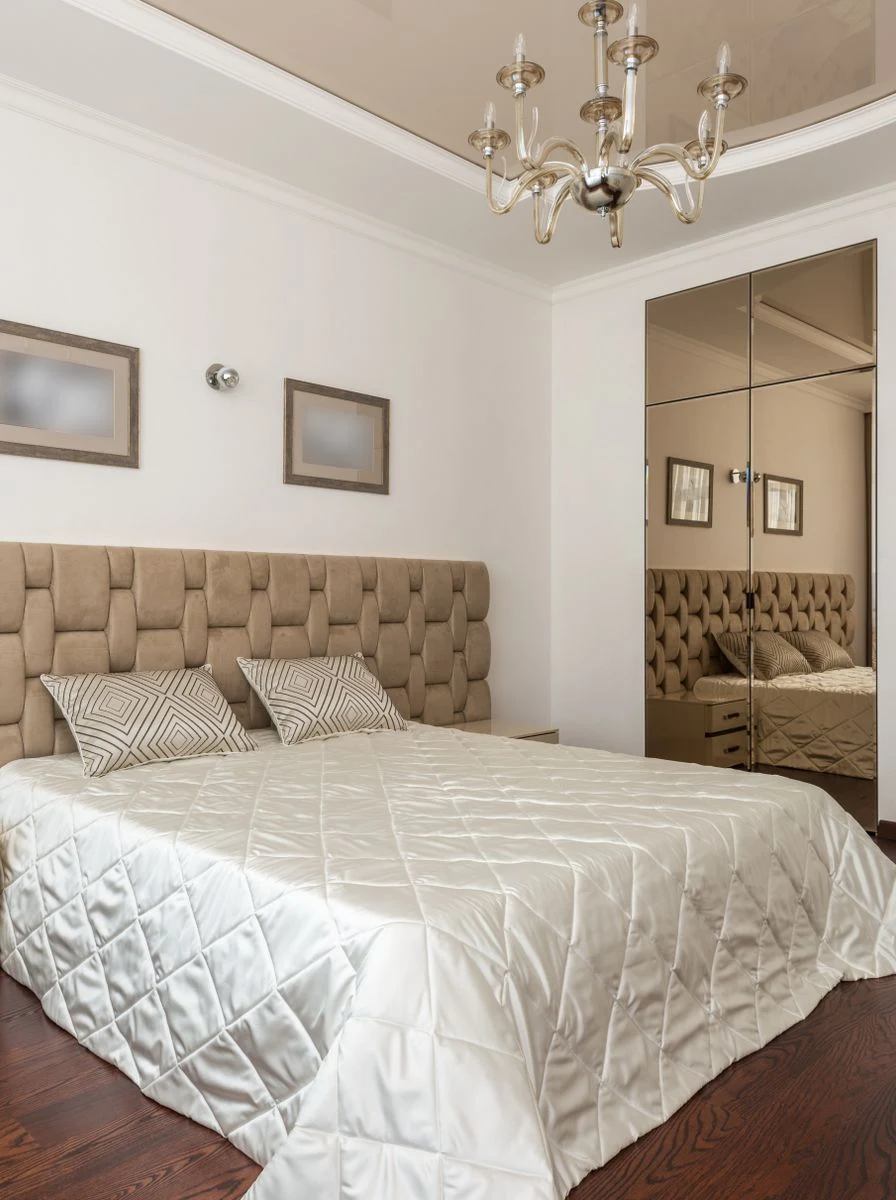 Minimal Canopy King Bed