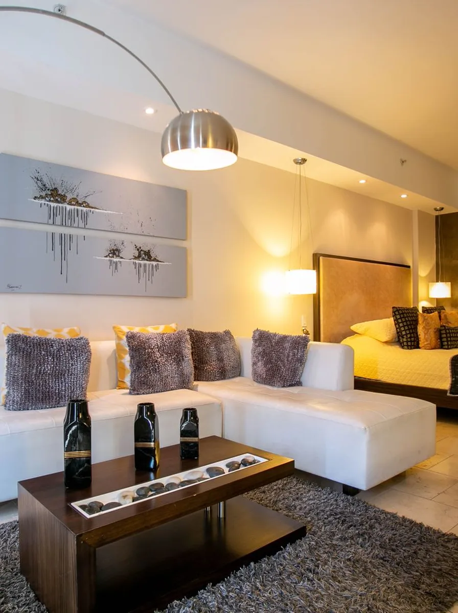 Luxury living room with a sculptural designer table lamp