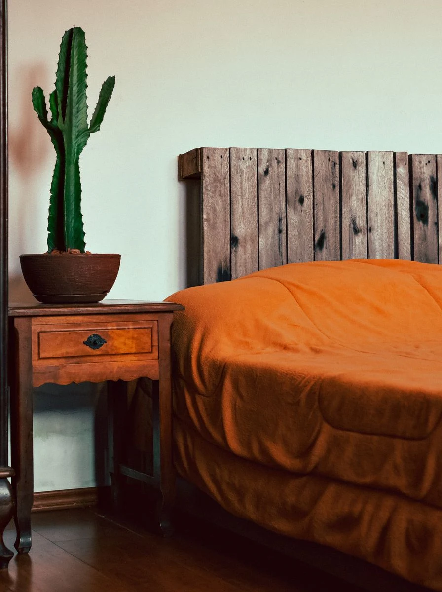 Aromatic Cedar Bed