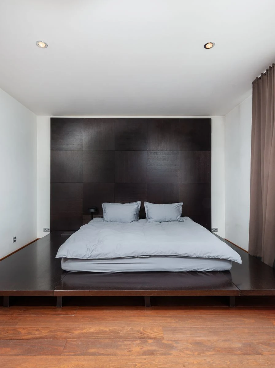 Two-Tone Wood Frame